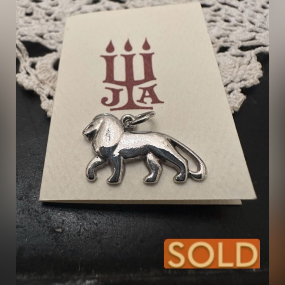 ❌SOLD❌ James Avery 925 Sterling Silver Lion Charm - Retired and Rare.